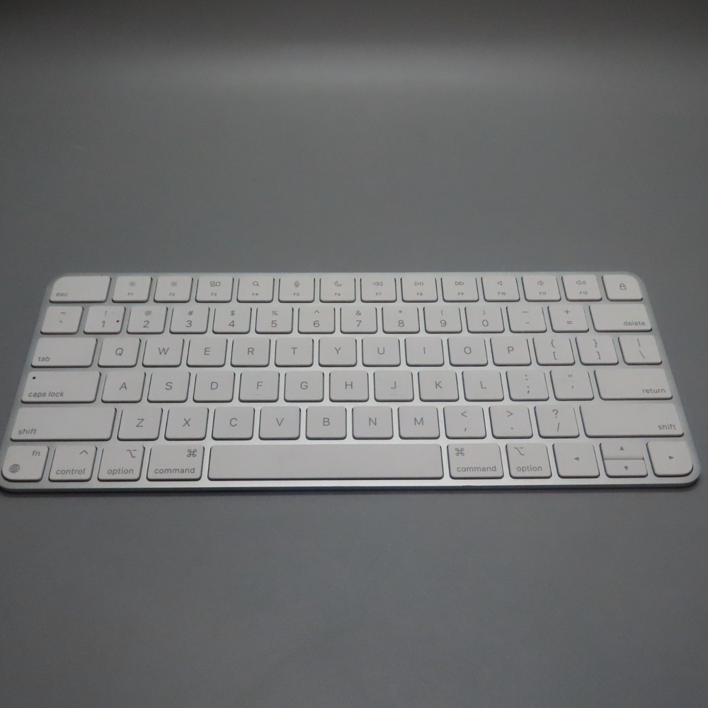 Genuine Apple magic keyboard Bluetooth‎ with for Macbook - A2450 - lightly used